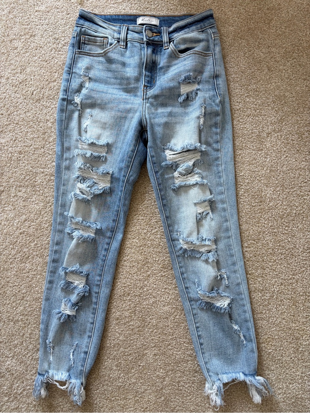 KanCan Light Blue Distressed ankle Jeans